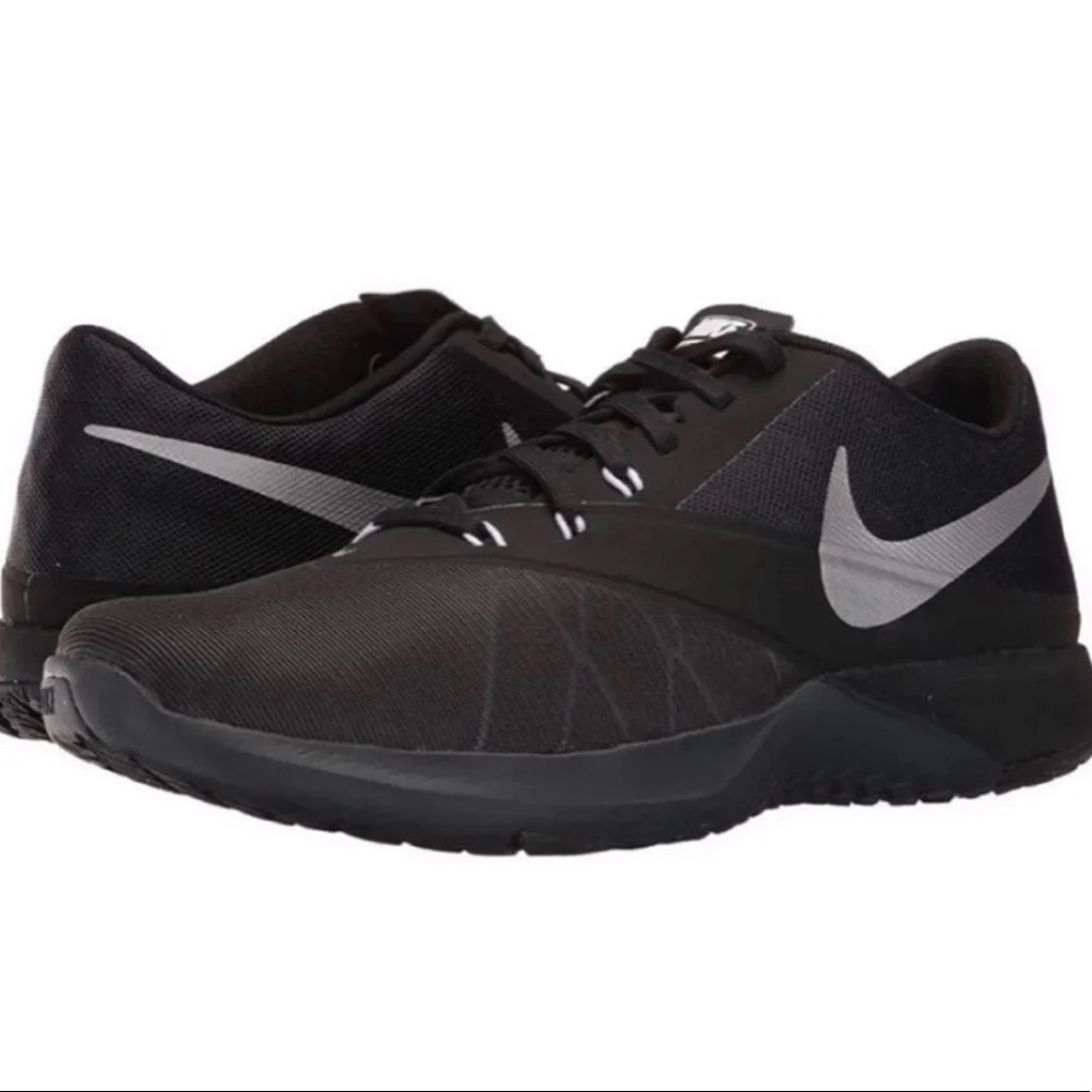 new NIKE- women’s 9 men’s 7
